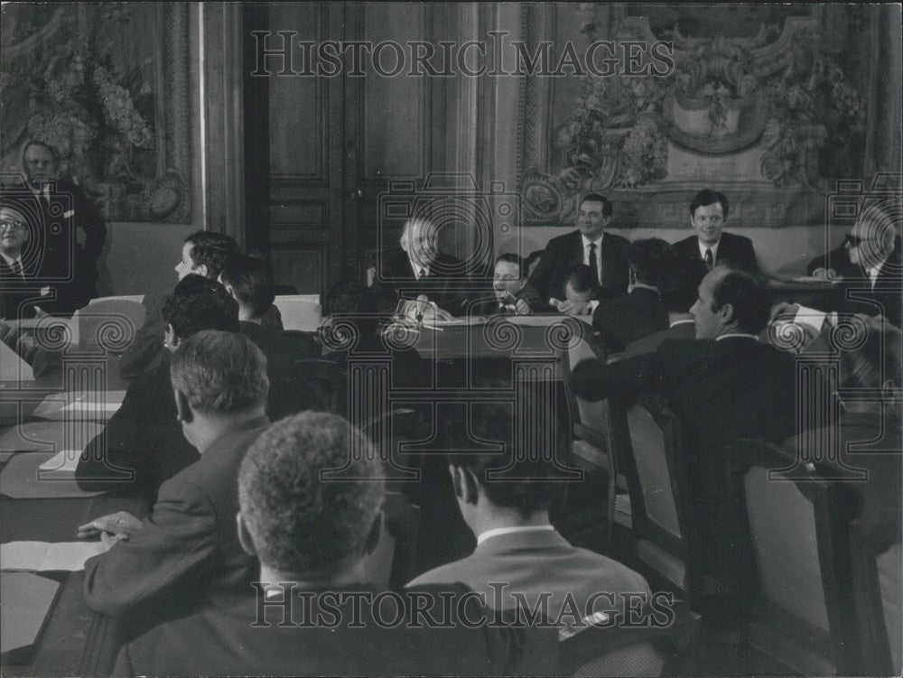1969 Press Photo Senate President Alain Poher during a Press Conference - Historic Images