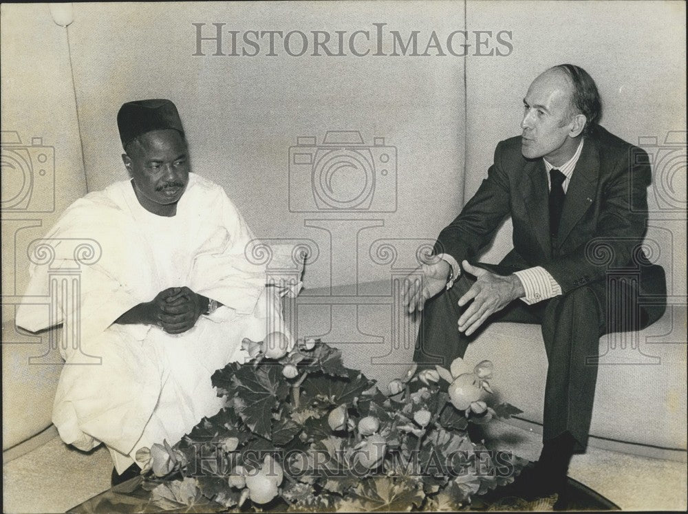 1974 Press Photo Cameroon President Haidjo &amp; President Giscard d&#39;Estaing Meeting-Historic Images