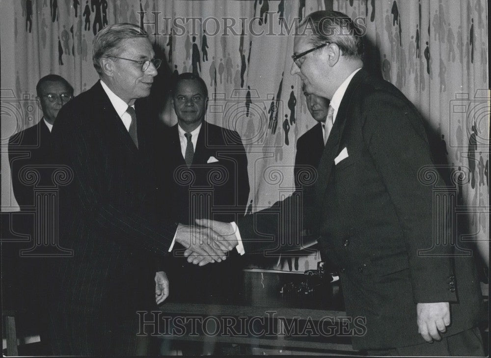 1955 Press Photo Foreign Minister Dr. von Brentano and Ambassador Conent - Historic Images