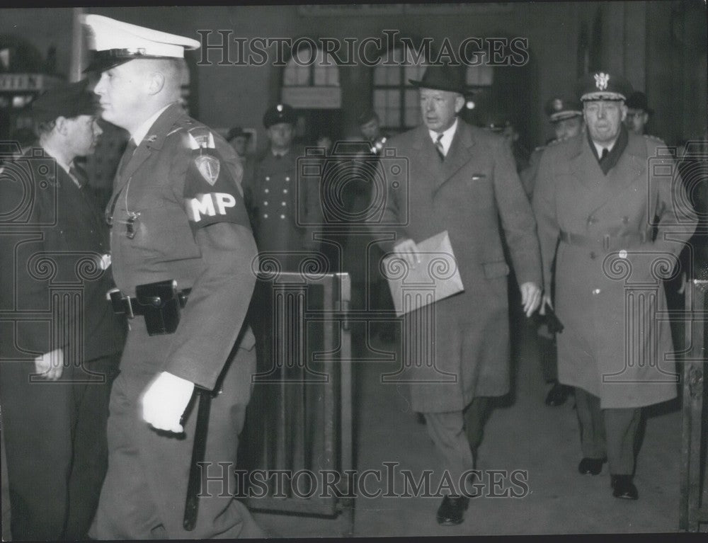 1957 Press Photo American Secretary of Defense McElroy in Munich(with envelope)-Historic Images