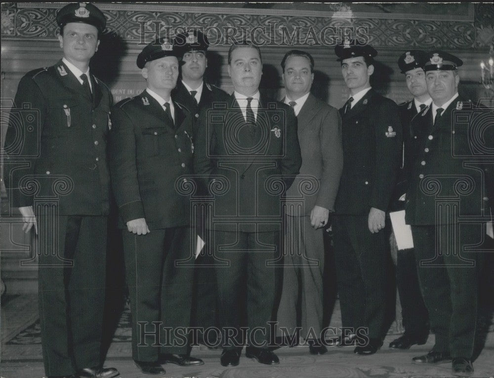 1960 Press Photo Italian Police Commander Piatti &amp; Pierre Emile Menuet &amp; Police-Historic Images