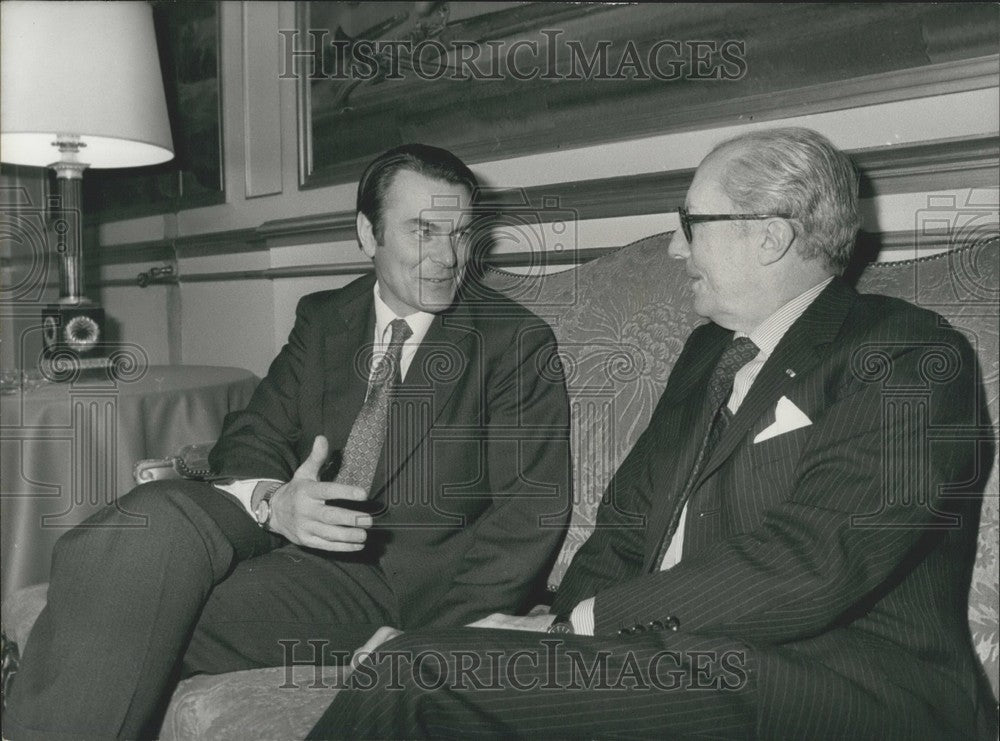 1977, David Owen (Britian) &amp; Louis de Guiringaud Meet Quai d&#39;Orsay - Historic Images