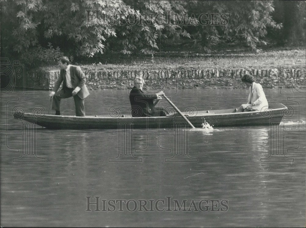 1981 Jean le Garrec, Pierre Mauroy, Catherine Lalumiere Ride Boat - Historic Images