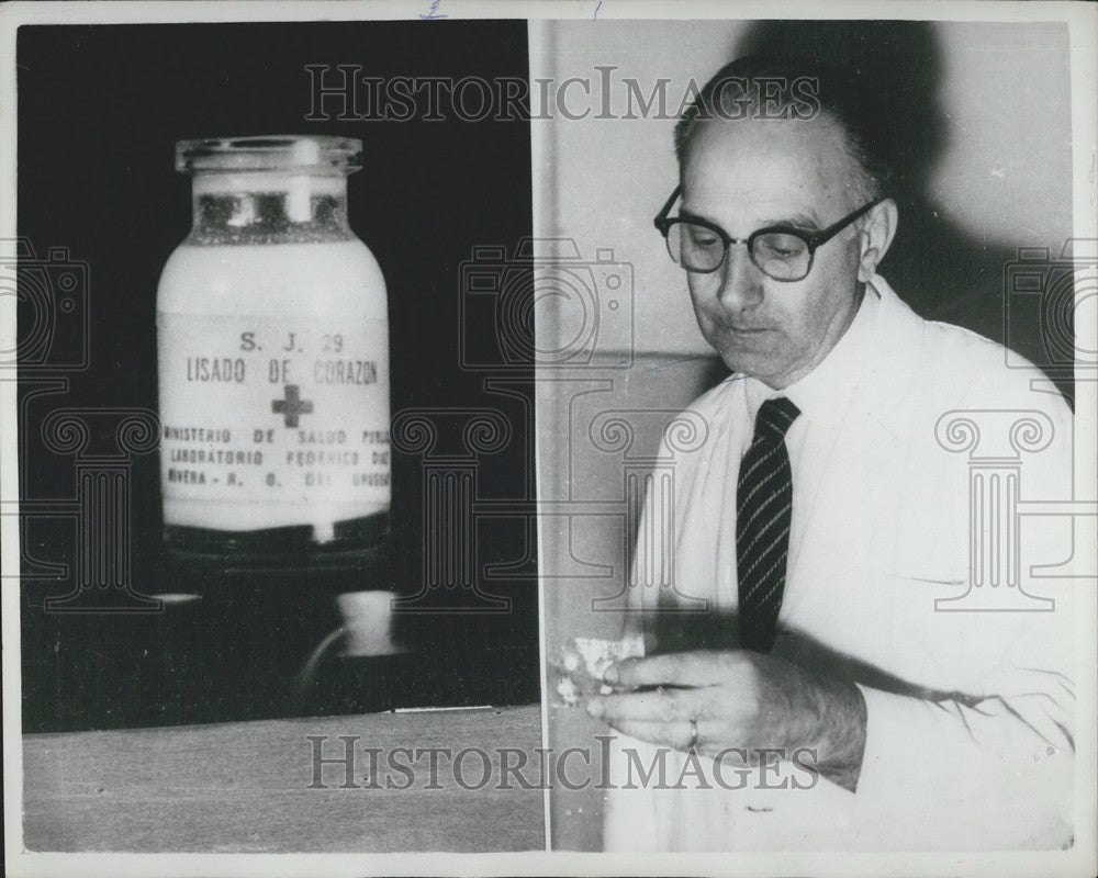 1961, doctor Federico Dias Cancer drug - Historic Images