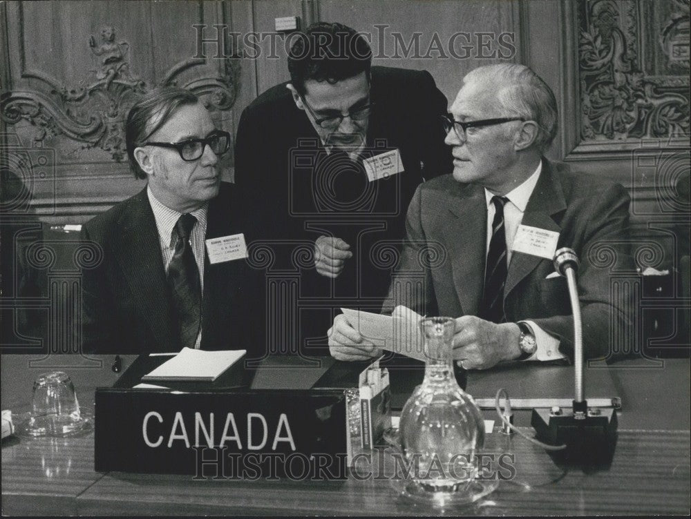 1973 Press Photo Canada&#39;s Delegation, International Monetary Funds Office Paris - Historic Images