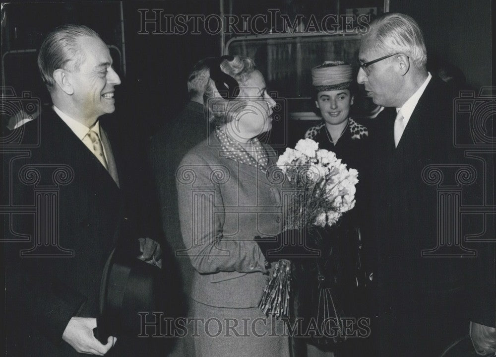 1957 Press Photo Prof. Gaetano Martino and Dr. Mohr-Historic Images