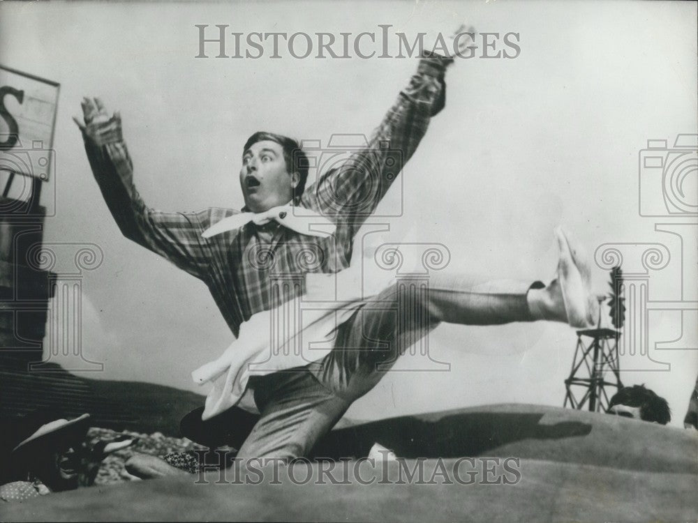 1962 Press Photo Henri Tisot Films Movie "My Uncle From Texas"-Historic Images