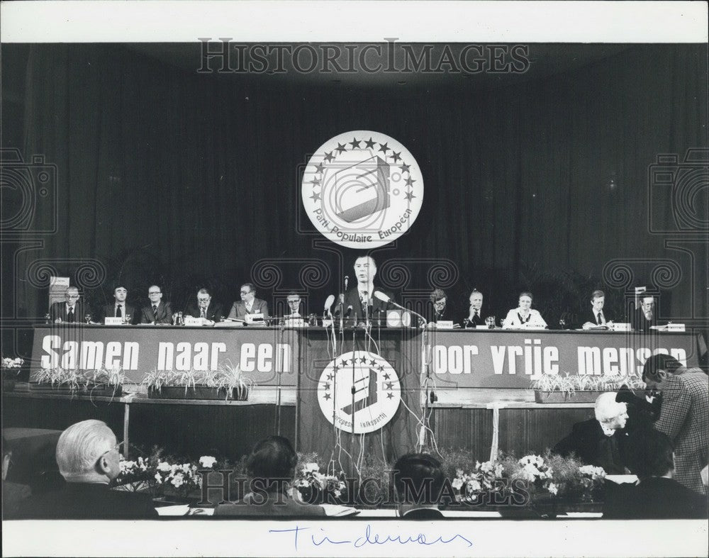 1978, Belgian Prime Minister Leo Tindemans at Popular Party Congress - Historic Images