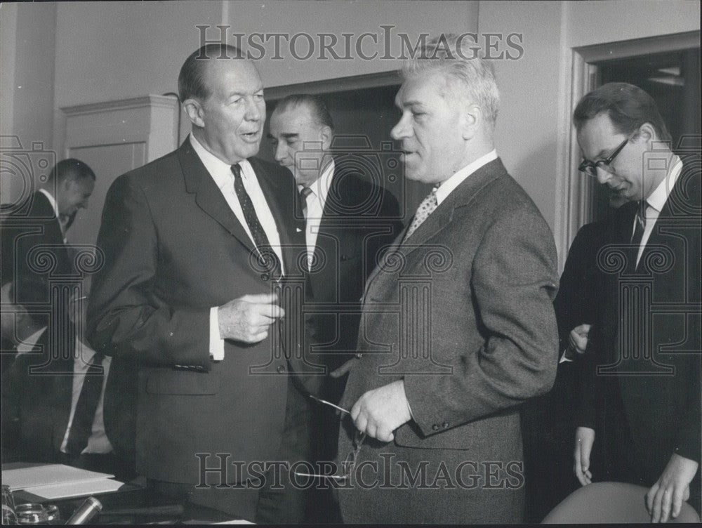 1965 Press Photo Geneva Disarmament Conference: Tsarapkin and William C. Foster - Historic Images