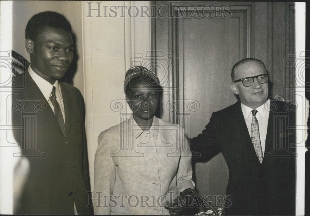 1967 Rene Floriot Accompanies Mrs Tshombe & Son Leon After Interview - Historic Images
