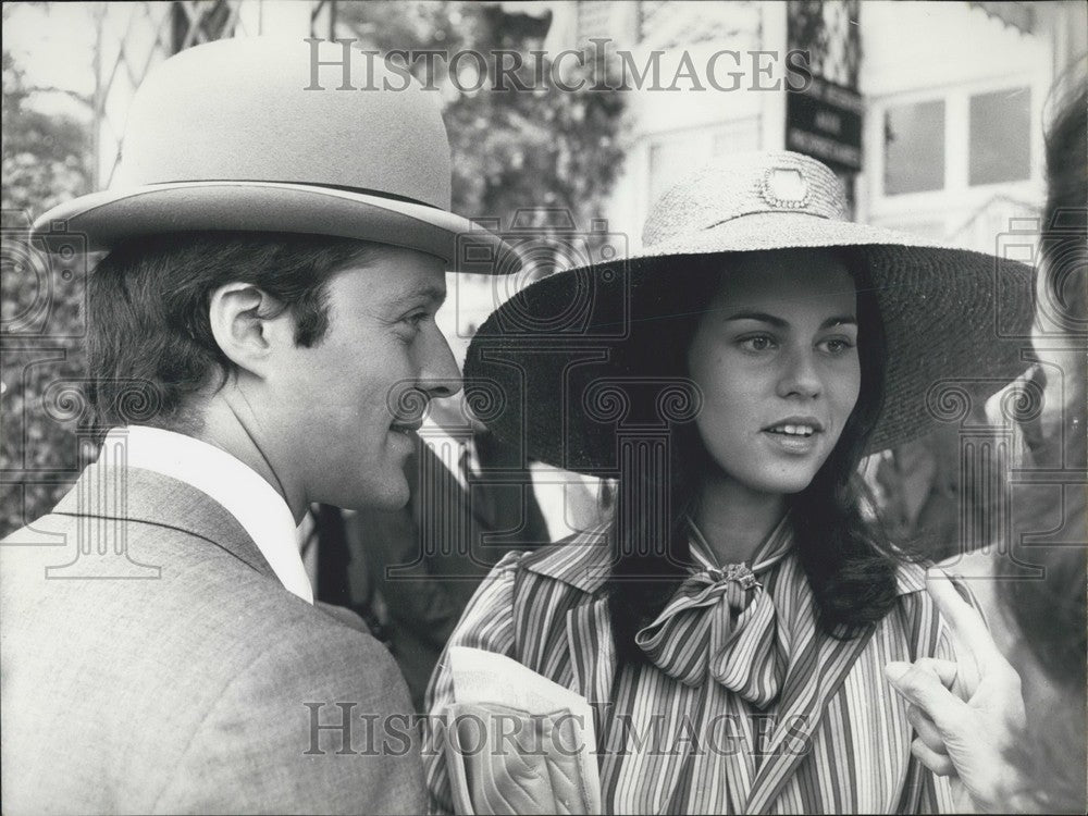 1974 Fiances David de Rothschild & Olympia Aldo Brandini Horse Race - Historic Images