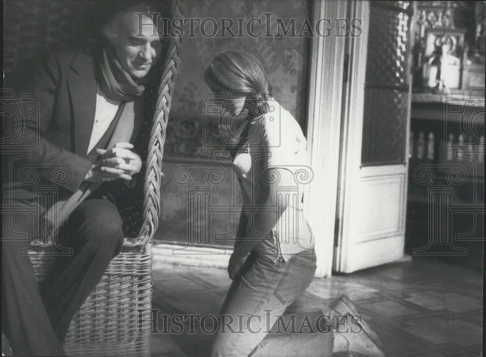 1974, Michel Piccoli & Doll "Grander Nature" - Historic Images