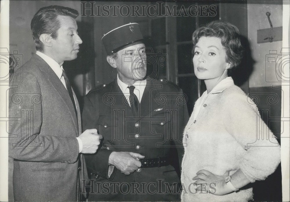 1961 Press Photo Michel Auclair, Extra, Lilly Palmer Film "Midnight Rendezvous" - Historic Images