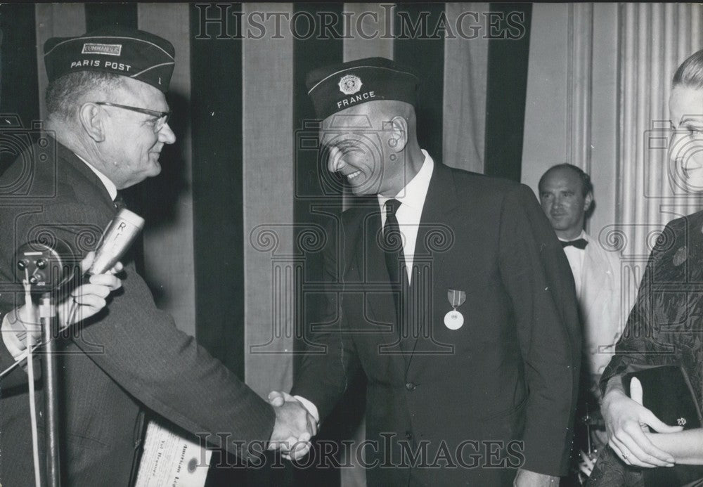 1960, American Legion Commander Howard Dulin with Yul Brynner - Historic Images