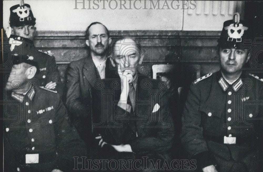 1960 Press Photo General Field Marshal von Witzleben at court. - Historic Images