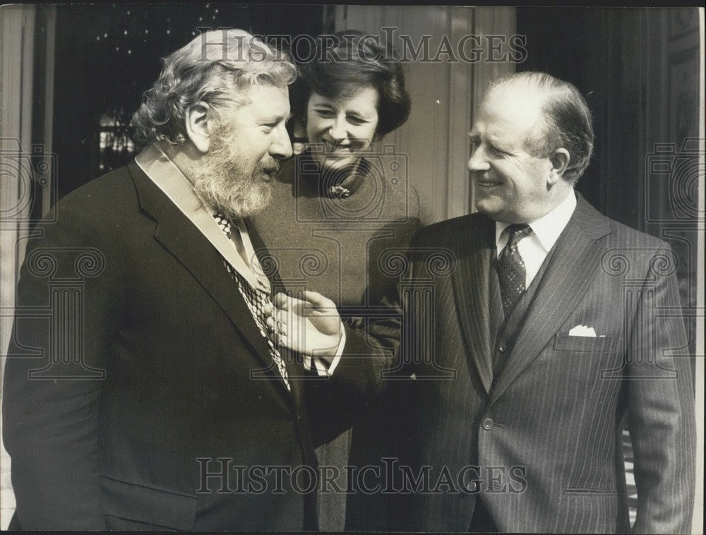 1975, Order of the British Empire Recipient Ustinov and E. Tomkins - Historic Images