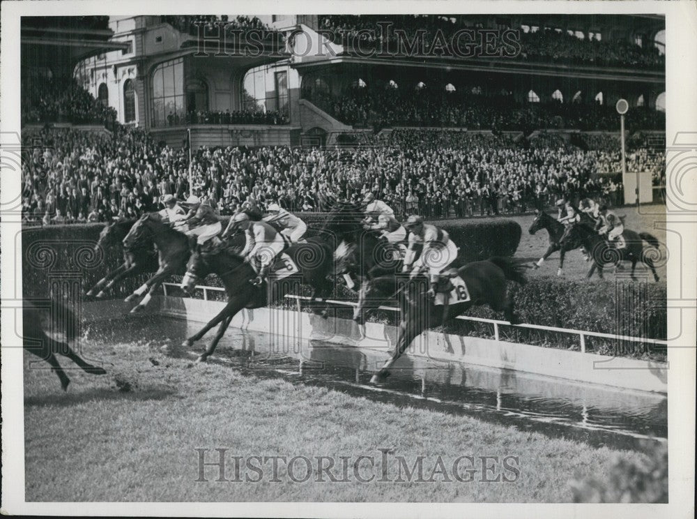 1952, Tourney" Wins Three Million Francs" - Historic Images