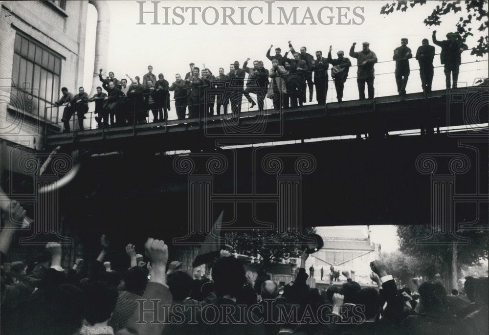 1968, French Students Express Solidarity w/ Renault Factory Workers - Historic Images