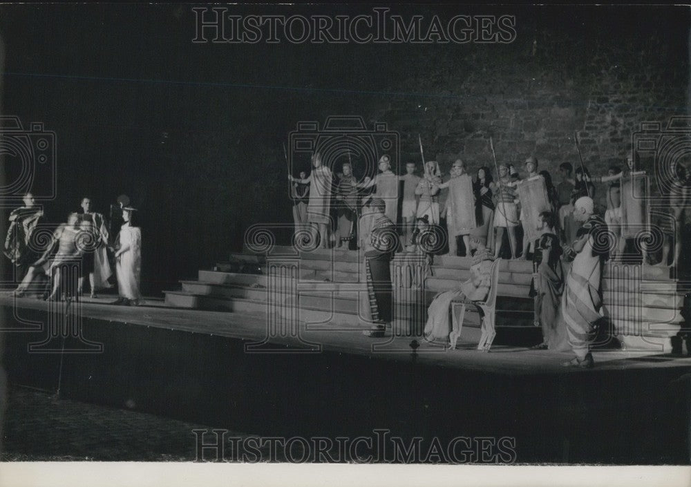 1956 Press Photo Georges Bernard Shaw "Cesar & Cleopatre" Play St-Malo Festival - Historic Images
