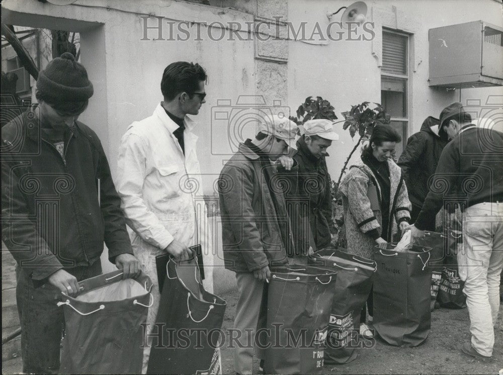 1967, Last Preparations for the Trans-Sahara Land-Sailing Race - Historic Images
