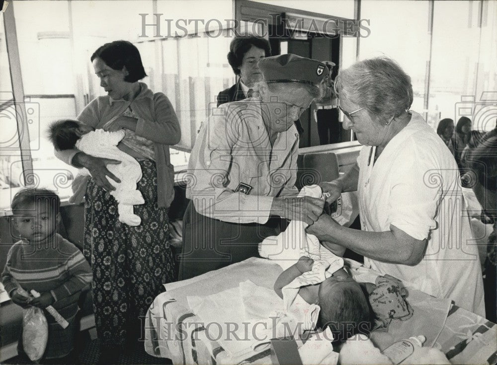 1979, Red Cross Nurses in Asia - Historic Images