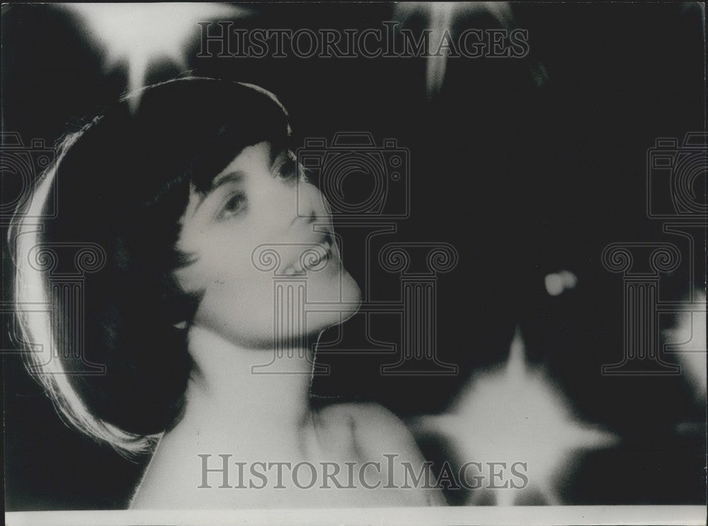 1976 Press Photo Singer Mireille Mathieu - Historic Images