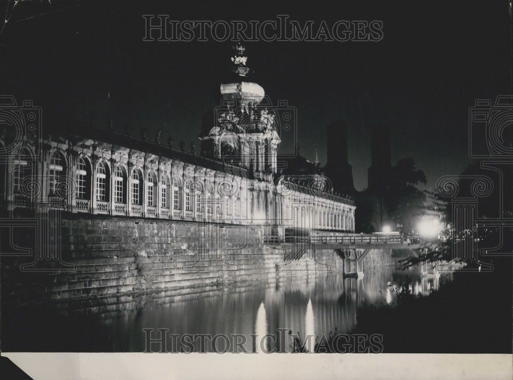 1960 Press Photo Zwinger Palace in Dresden-Historic Images