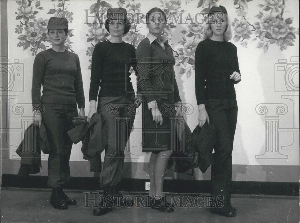 1974 Press Photo Belgian Royal Army Women-Soldiers-Historic Images