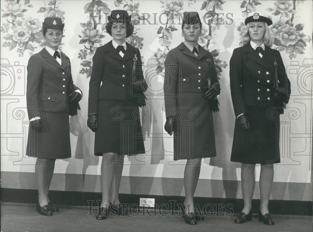 1974 Press Photo Woman Soldiers, Belgian Armed Forces - Historic Images