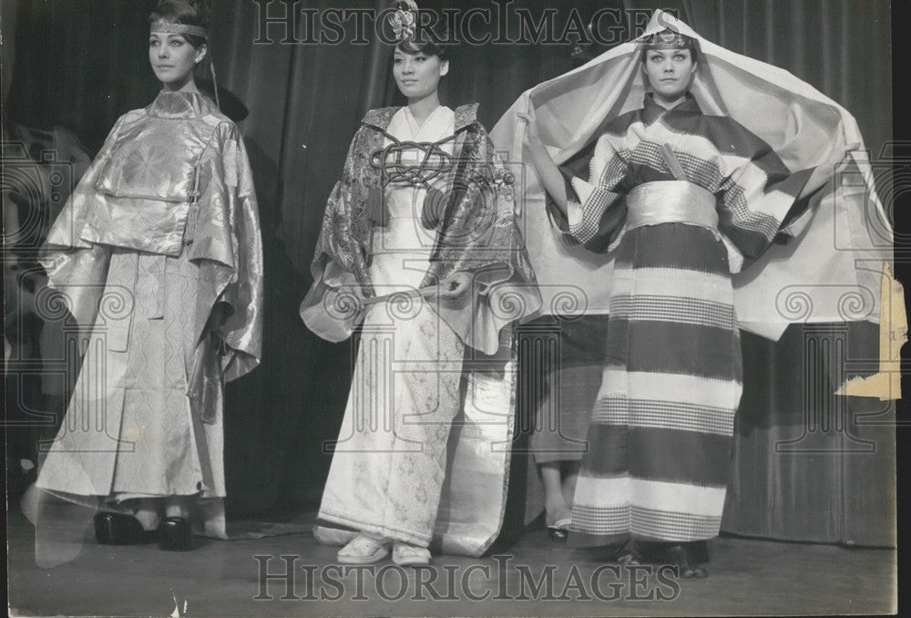 1960 Japan&#39;s Nobuo Nakaruma Presents Traditional Styles in Paris - Historic Images