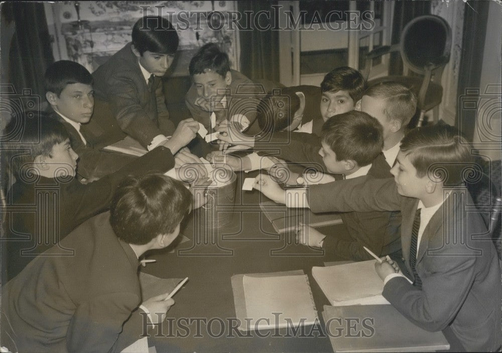 1967, Young Judging Panel Picks Children&#39;s Literature Prize Winner - Historic Images