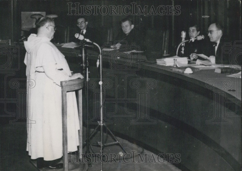 1950 Prague: Ten Catholic Clergymen on Trial for Espionage - Historic Images