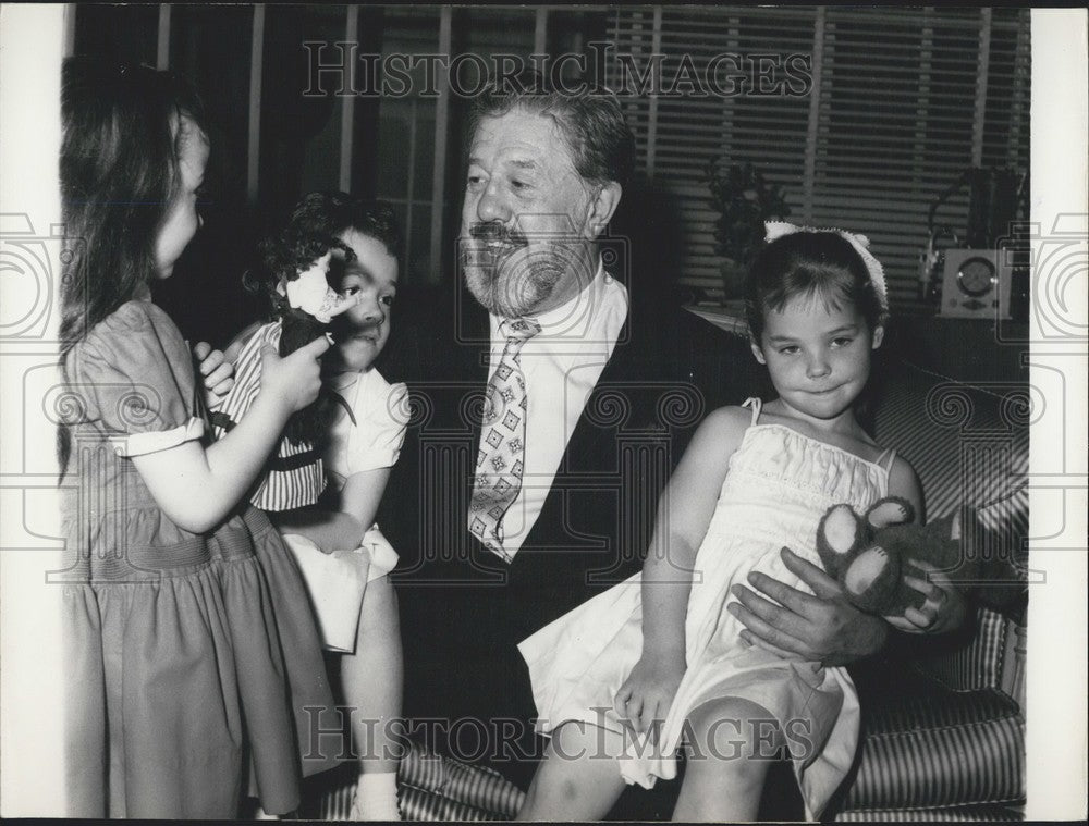 1957, Michel Simon With Patricia, Noele, & Carolle "A Certain Mr Jo" - Historic Images