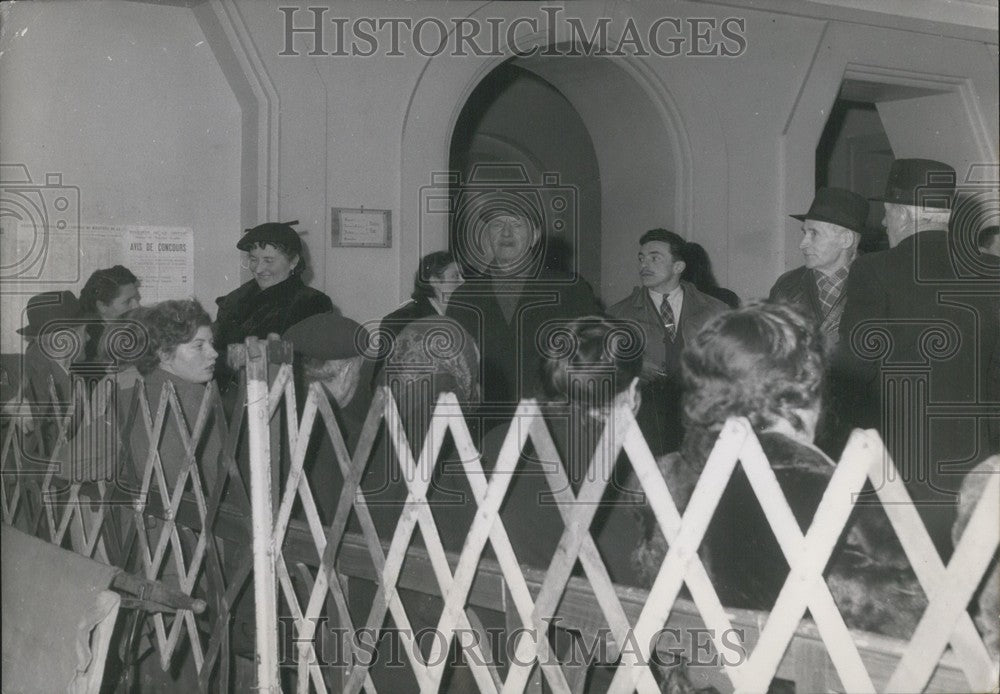 1953, Crowd Awaits Marie Poupard's Third Day Gueret Court - Historic Images