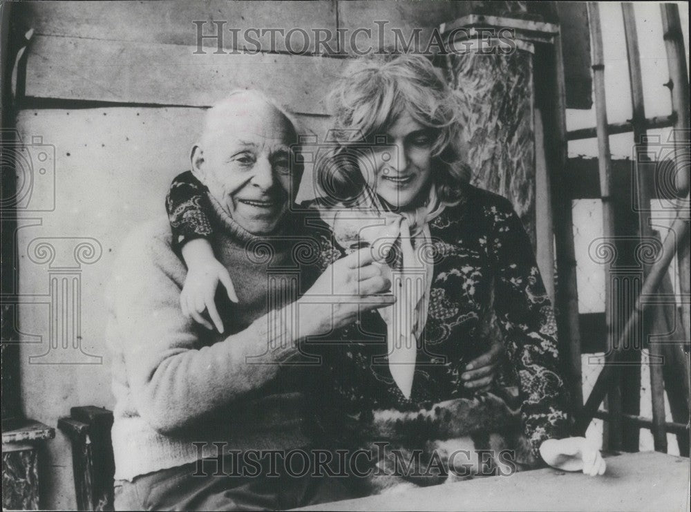 1978 Press Photo Erich Kramer Drinks to His & His Wife's Health-Historic Images