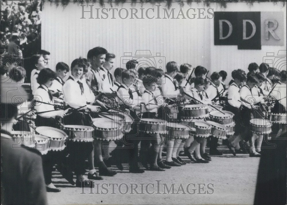 1959 Press Photo DDR - Young Pioneers March-Historic Images