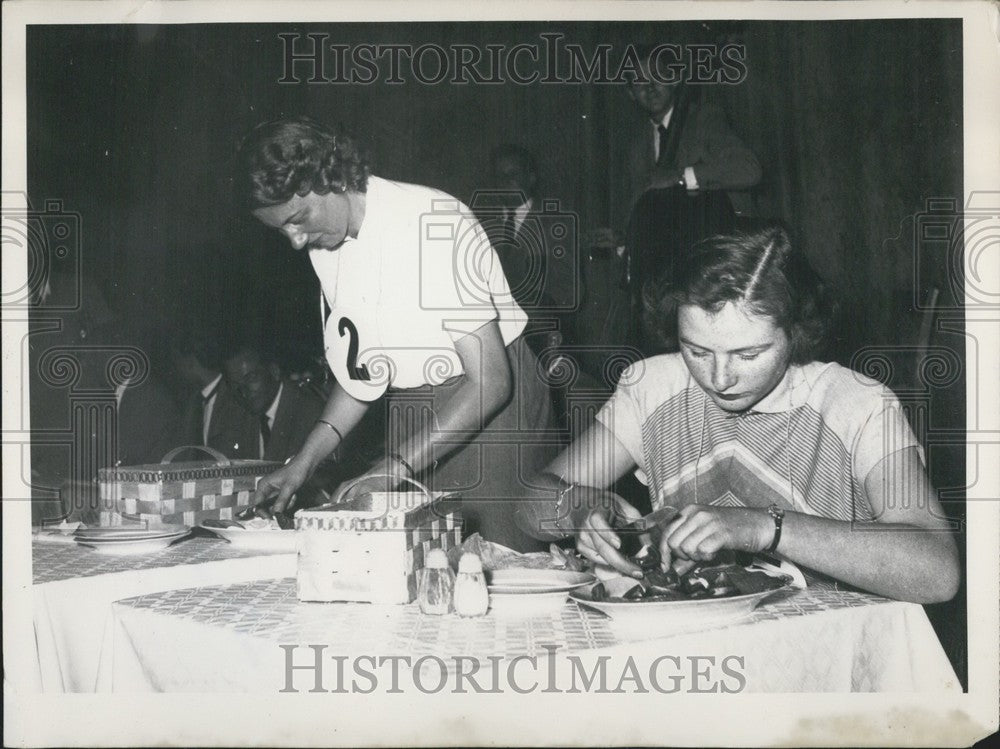 Press Photo Competition for the "Perfect Woman" in Germany. - Historic Images