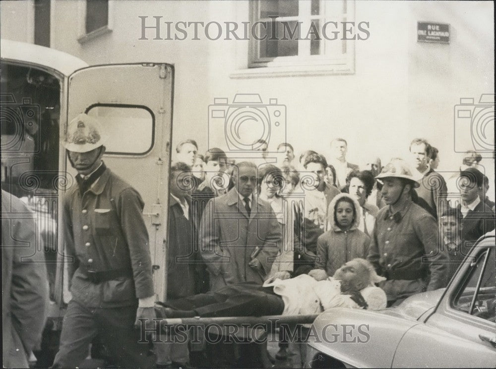 1962 Press Photo Injured Man Taken to Ambulance after an Attack at a Pharmacy-Historic Images