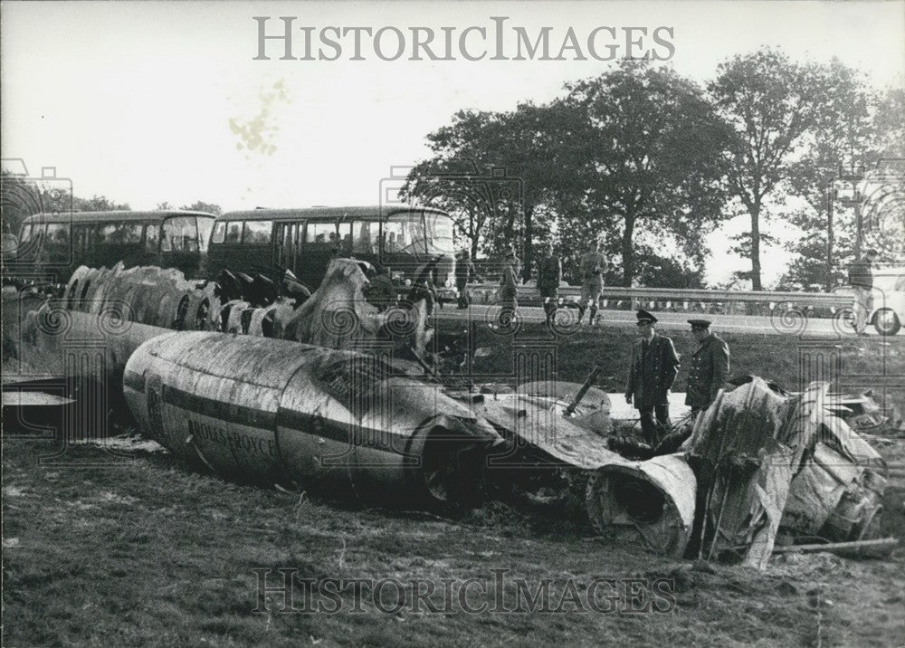 1971 Press Photo Charter Plane Crash Site, Hamburg Fuhlsbuttel, Germany-Historic Images