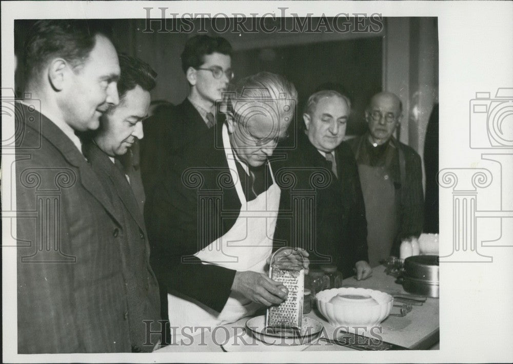 Press Photo Instruction for bachelors and widowers.-Historic Images