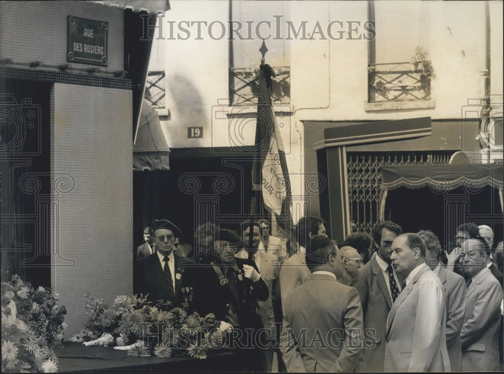 1983 Press Photo President Francois Mitterrand Talks with Owner Jo Goldenberg - Historic Images