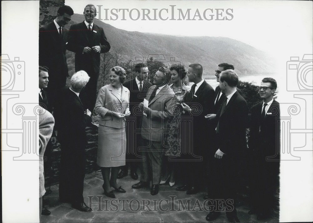 1962, Princess Beatrix with the European Youths - Historic Images