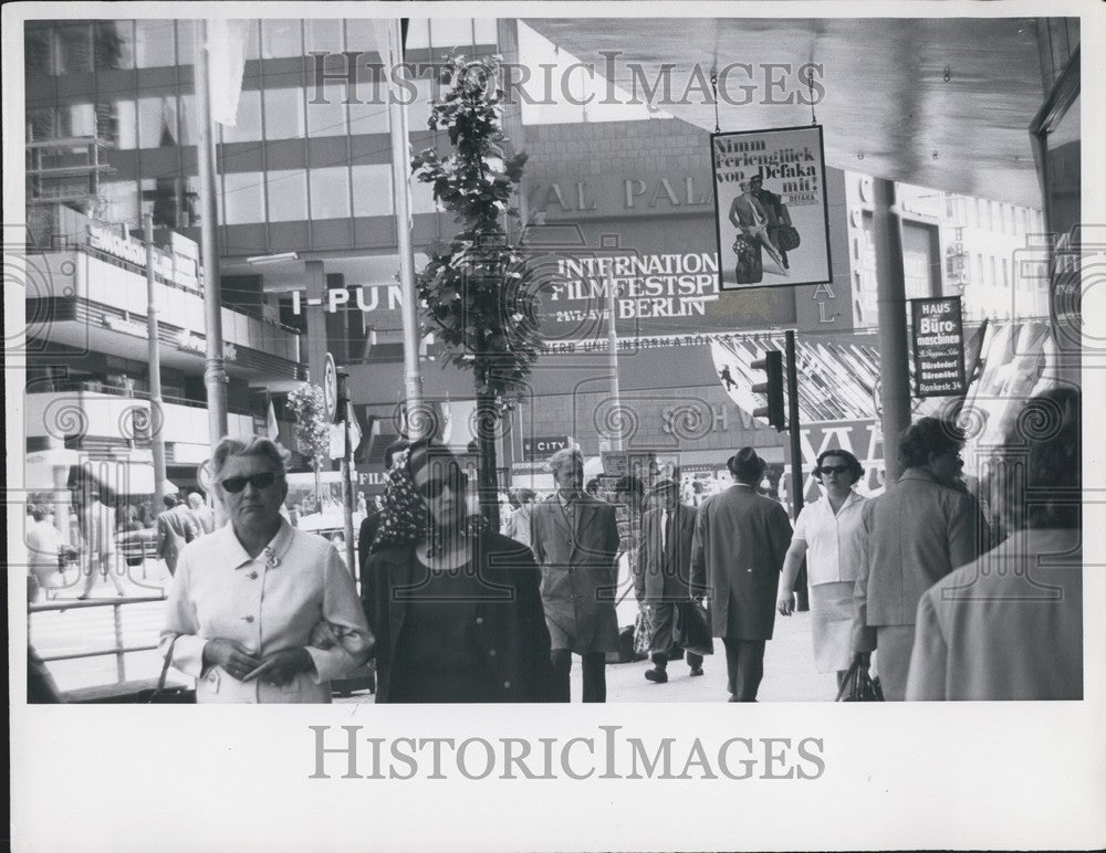 Press Photo West Berlin - Kurfuerstendamm - Historic Images