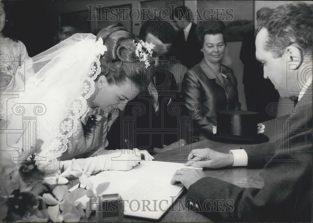 1966 Press Photo Olympic Ice Skater Manfred Schnelldorfer Gets Married.-Historic Images