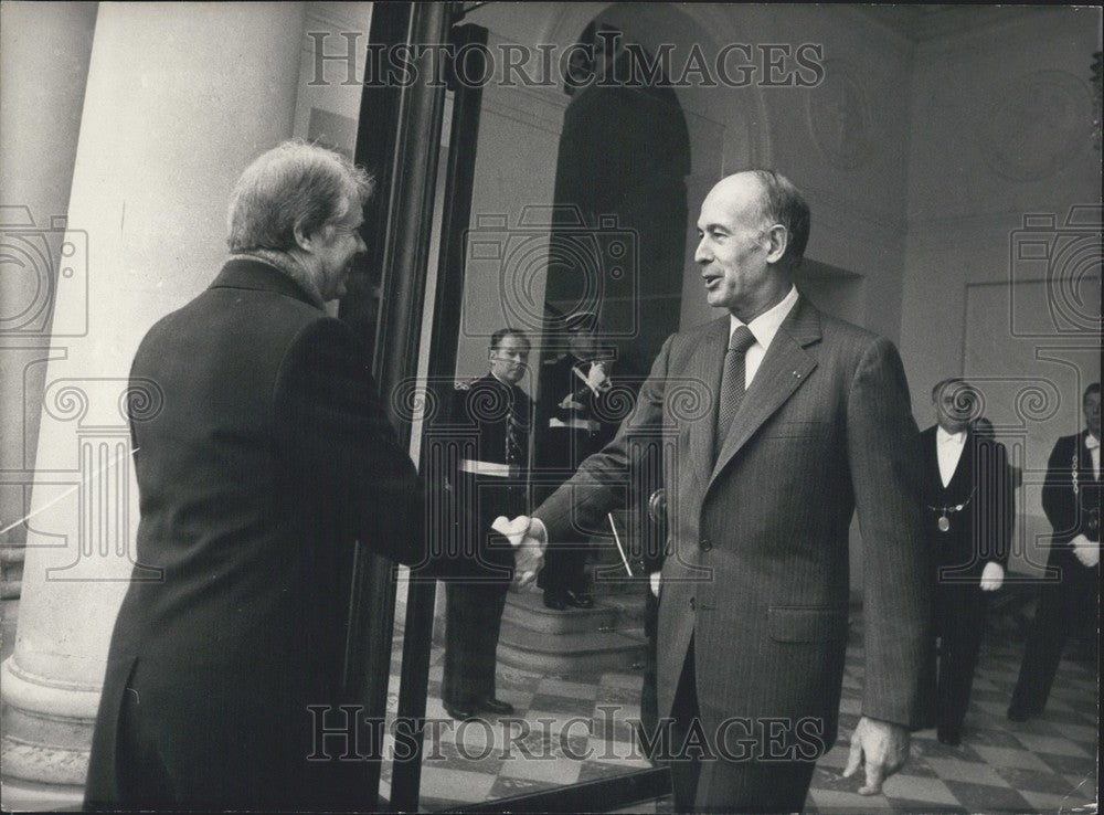 1978 Jimmy Carter and Giscard d'Estaing Shaking Hands at the Elysee - Historic Images