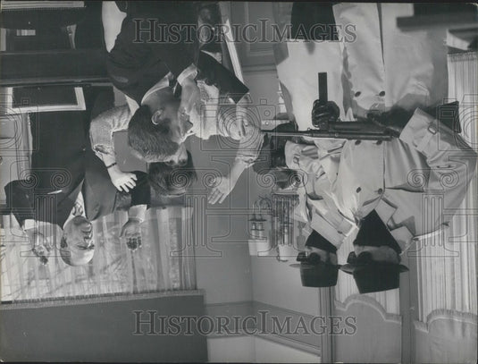 1966 Press Photo Fernandel & Georges Descrieres Attack Jewelry Store (Movie)-Historic Images