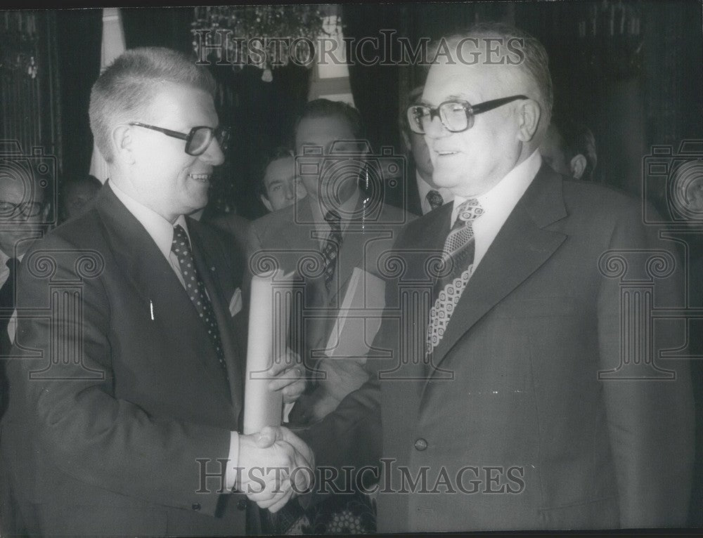 1976 Press Photo Pierre Fourcade &amp; Vladimir Kirilline-Historic Images