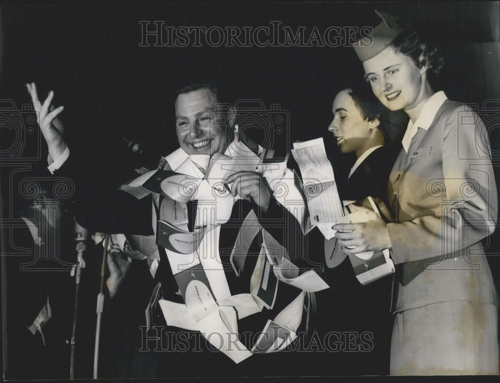 1955 Press Photo Germany. Man Wins Flight Around World.-Historic Images