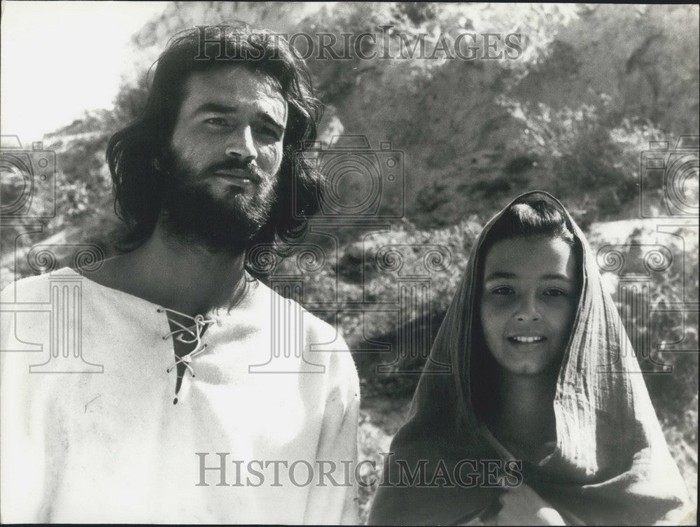 1976 Press Photo Pier Maria Rossi (Messiah) &amp; Mita Ungaro (Mary) &quot;The Messiah&quot; - Historic Images