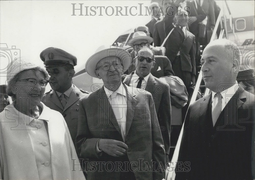 Press Photo President Ben Zvi and Israeli Ambassador Walter Sytan in Paris - Historic Images